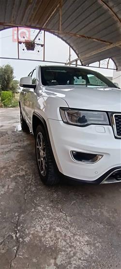 جیپ گراند شیرۆکی